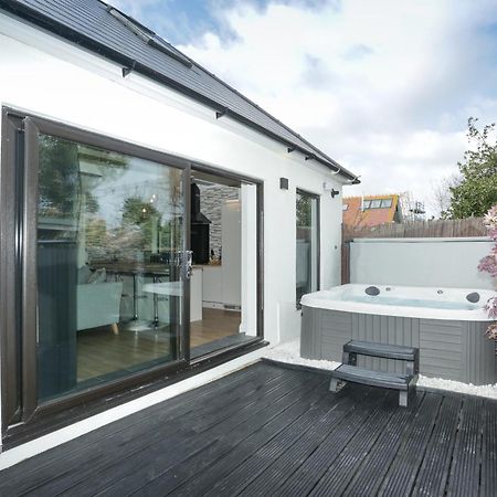 The Broadway Beach House With Hot Tub Herne Bay Exteriör bild