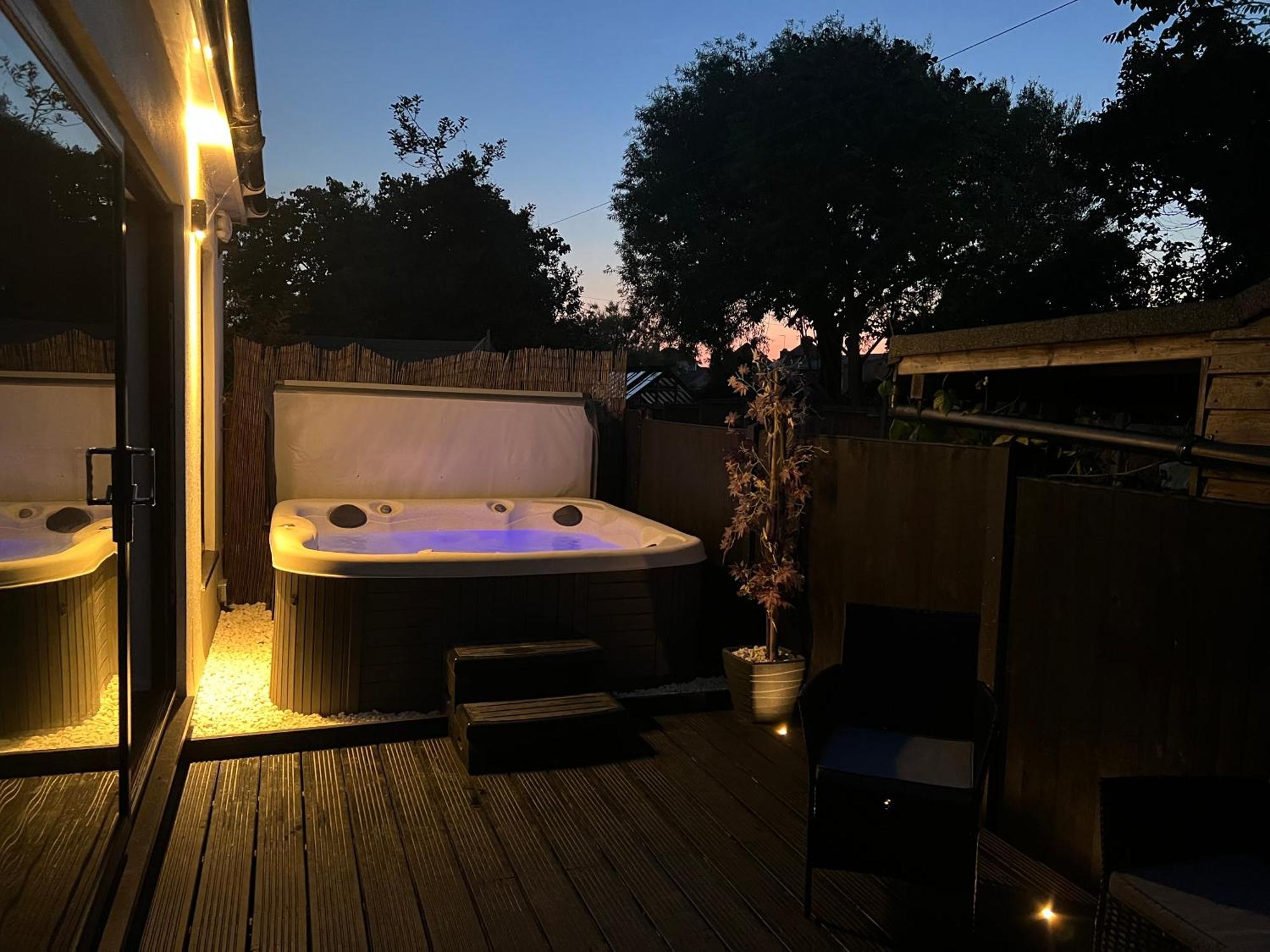 The Broadway Beach House With Hot Tub Herne Bay Exteriör bild