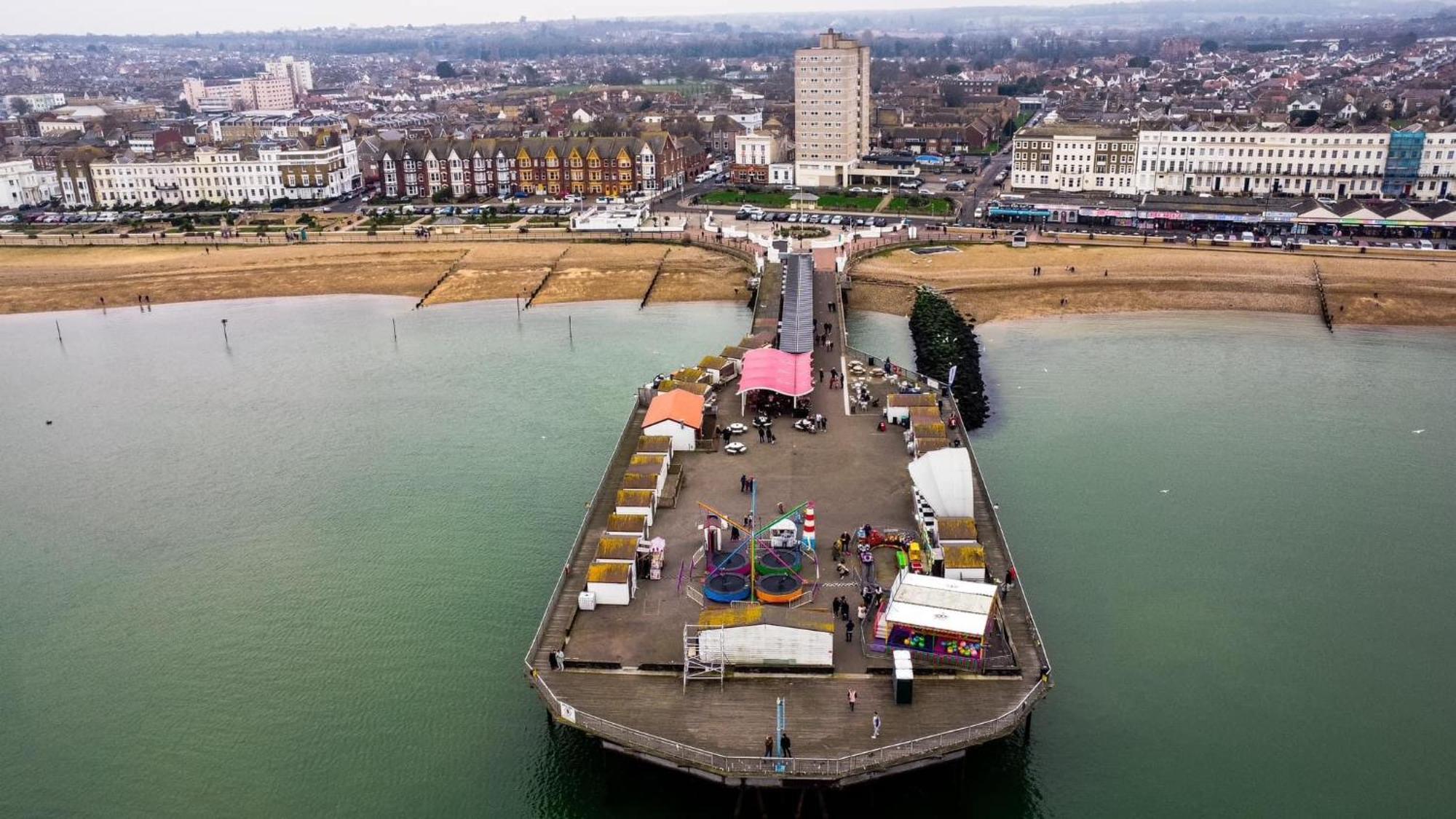 The Broadway Beach House With Hot Tub Herne Bay Exteriör bild